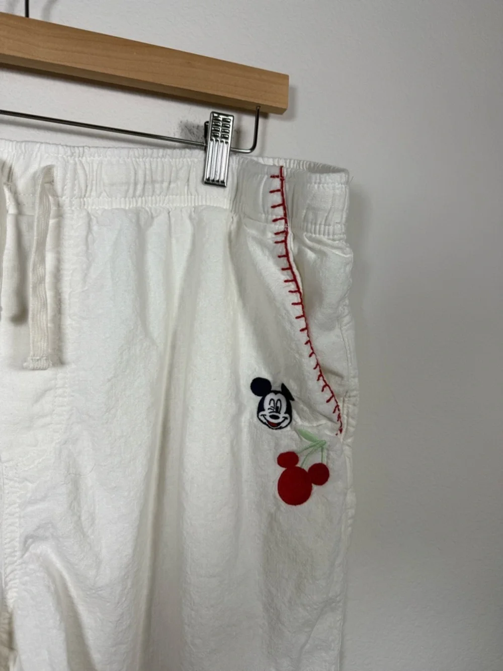 Old Navy x Disney Mickey Mouse Linen Blend Shorts Sea Salt XL Embroidered 2025